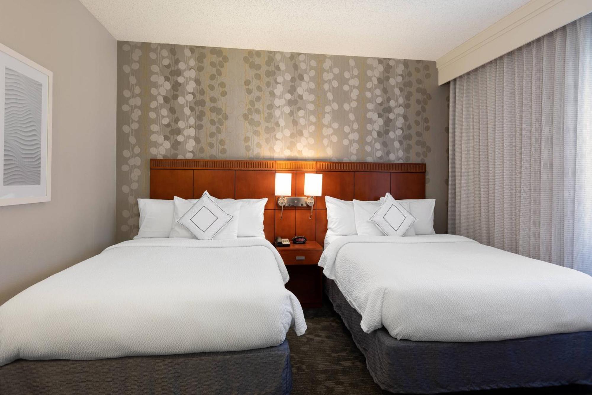 Courtyard By Marriott Dallas-Fort Worth/Bedford Exterior photo
